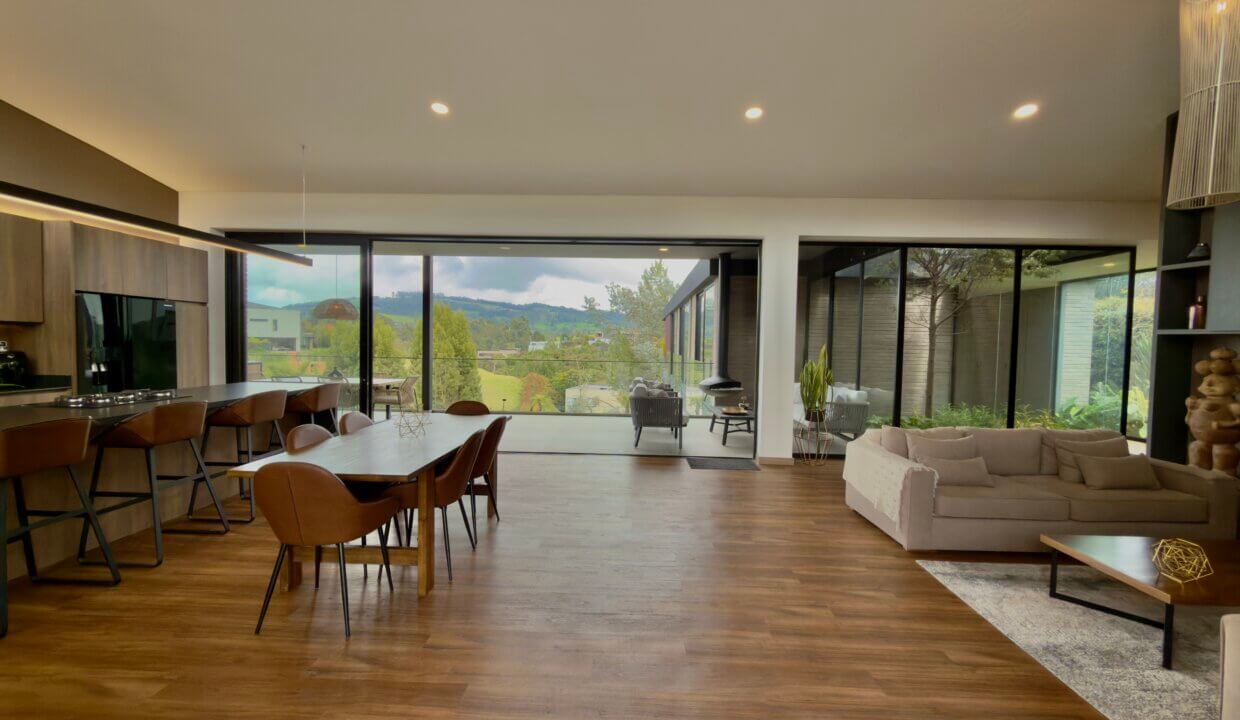 Photo Nov 06 2025, 11 28 16 AM