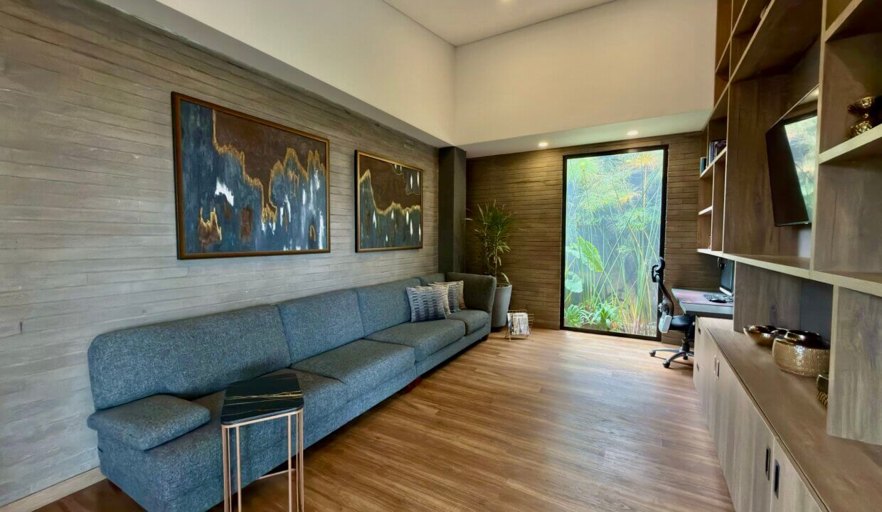 Photo Nov 06 2025, 11 32 00 AM