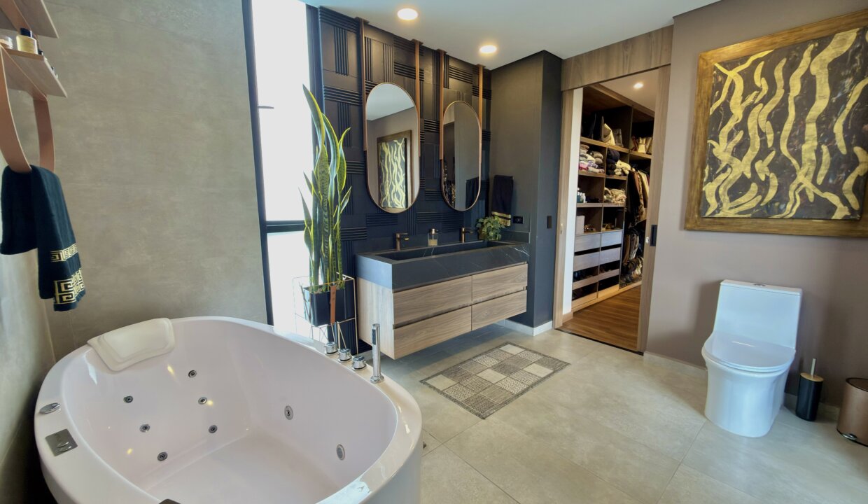 Photo Nov 06 2025, 11 37 07 AM