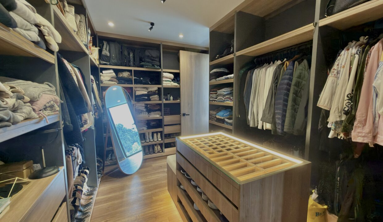 Photo Nov 06 2025, 11 37 23 AM