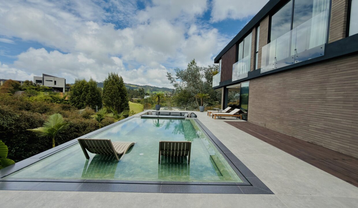 Photo Nov 06 2025, 11 48 13 AM