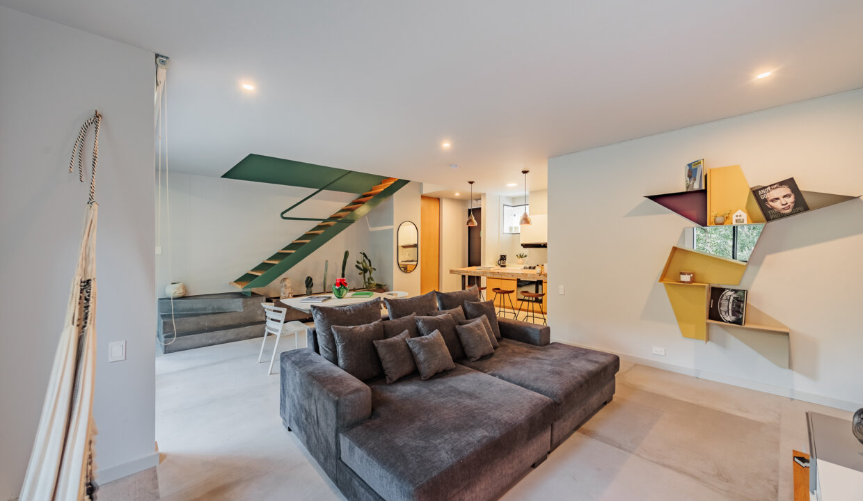 6f2e3f5f-b9ec-4d11-8b0a-c4d002883ded