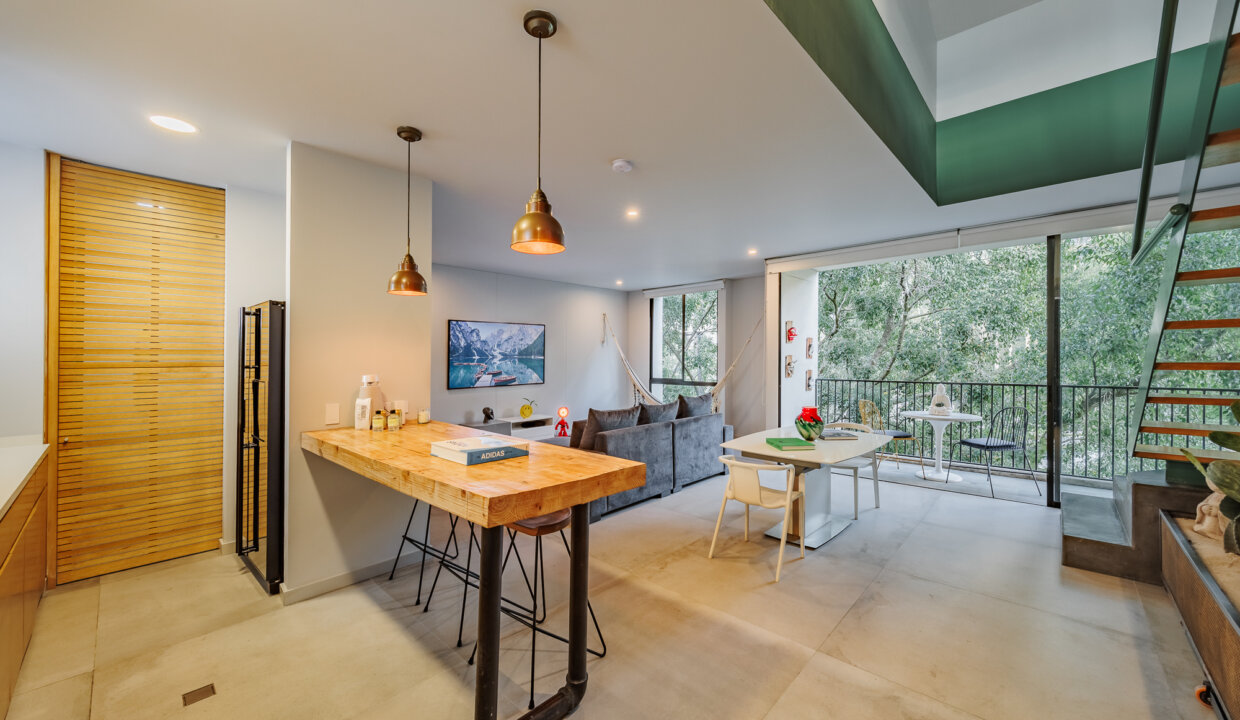 b72eb8d0-96ff-4664-98c0-3a00180e1038