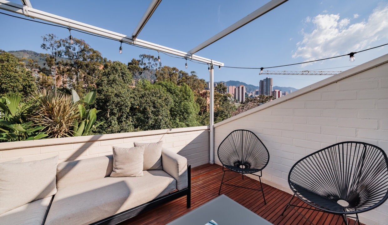 cb54a195-2ede-4811-9695-7484b480ef06